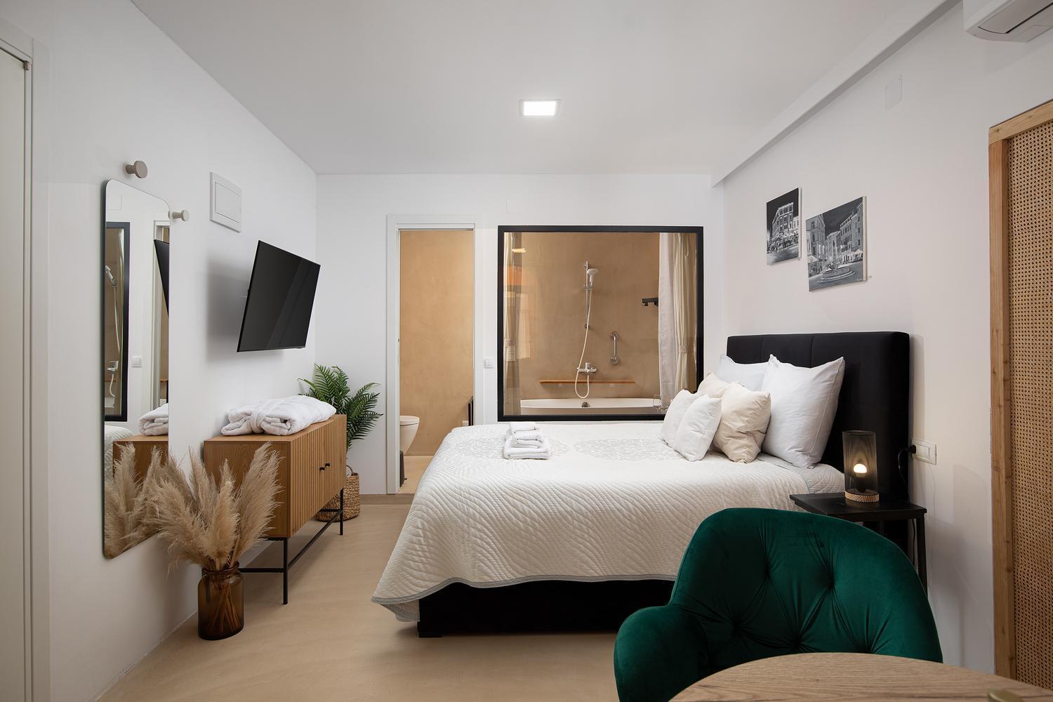 Deluxe Studio In City Center With Free Private Parking Ровинь Экстерьер фото