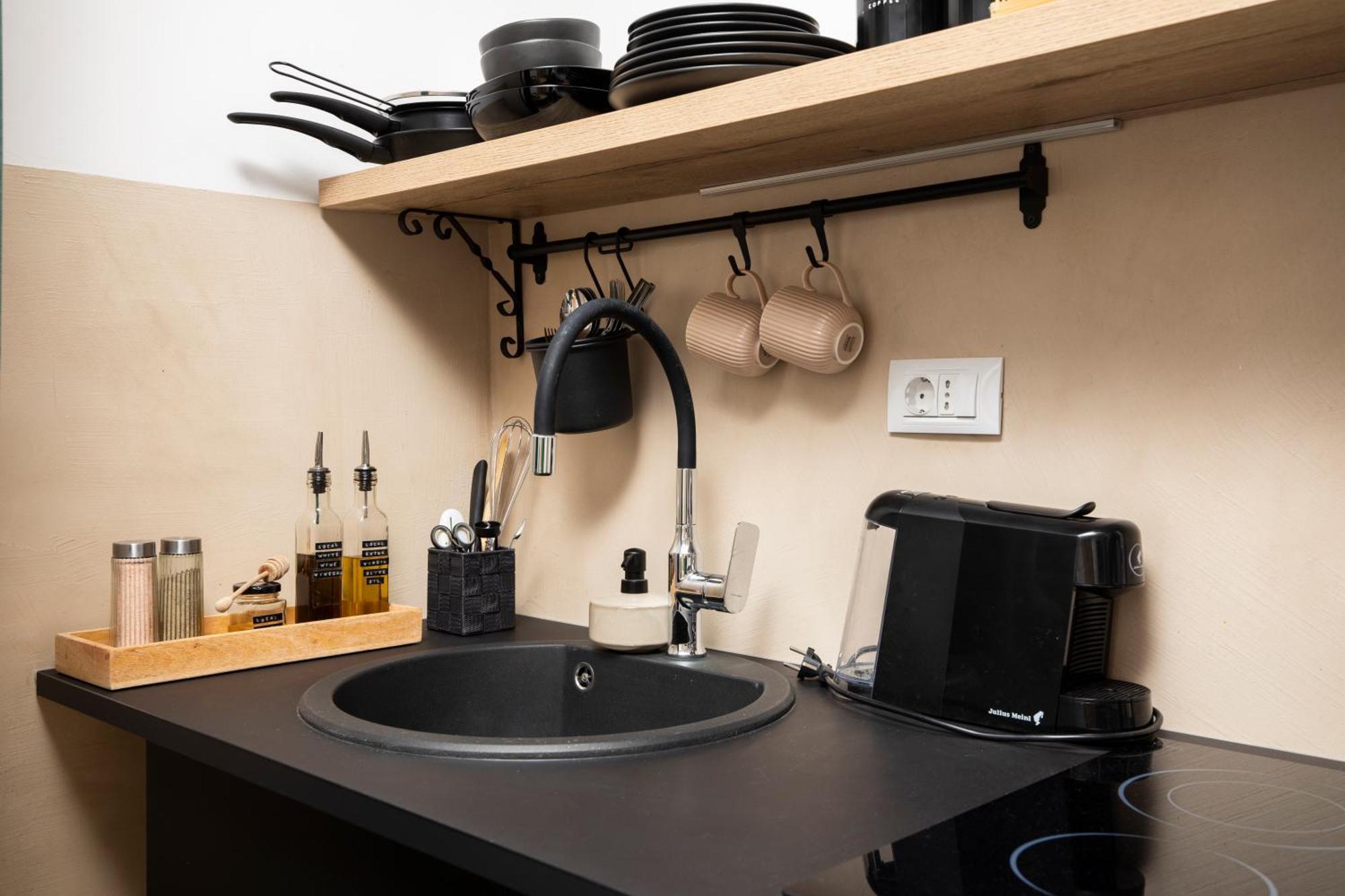 Deluxe Studio In City Center With Free Private Parking Ровинь Экстерьер фото